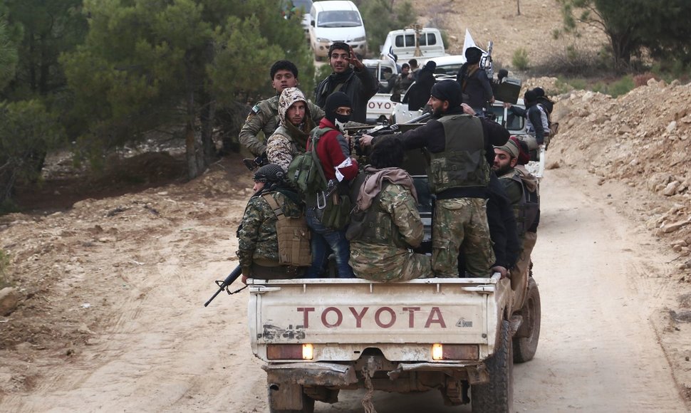 Turkija tęsia puolimą prieš kurdų kovotojus Sirijoje