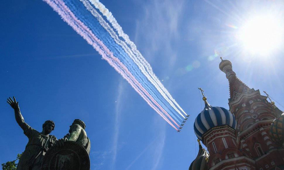 Maskvos Raudonojoje aikštėje prasidėjo Pergalės dienos paradas