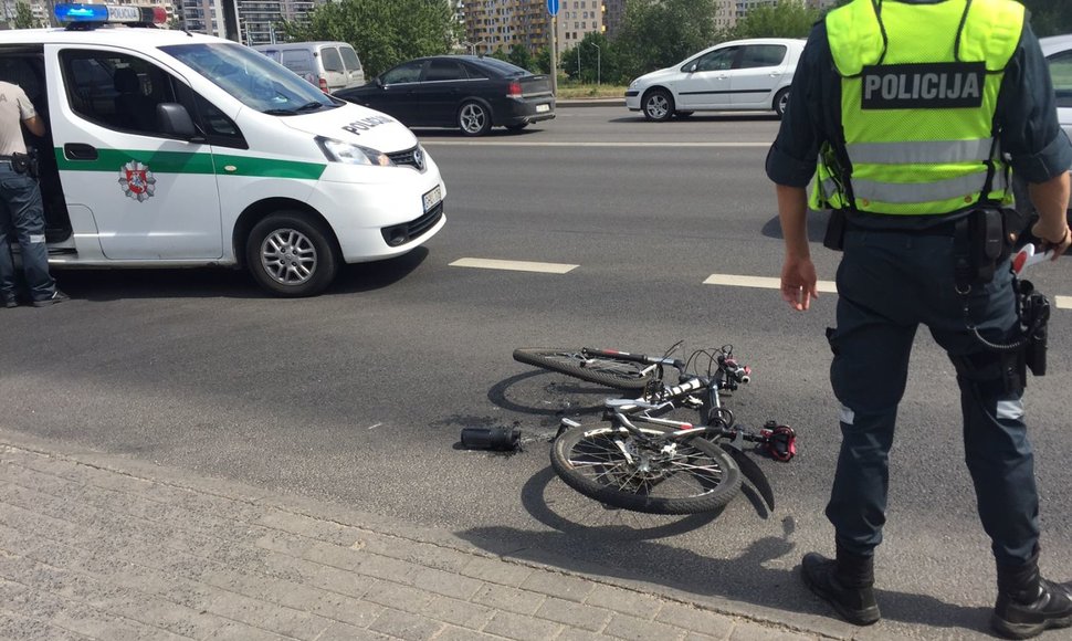 Vilniuje „Škoda“ partrenkė dviratininką