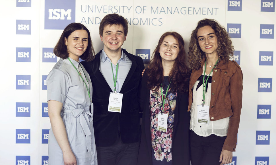 ISM studentai Silvija Kalinauskaitė, Paulius Rauba, Aurelija Vyčaitė ir Brigita Kavaliauskaitė