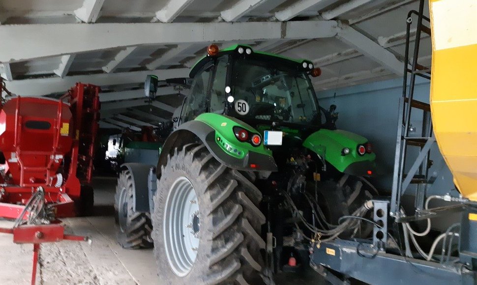Kėdainių rajone aptikti Lietuvoje bei užsienyje vogti traktoriai