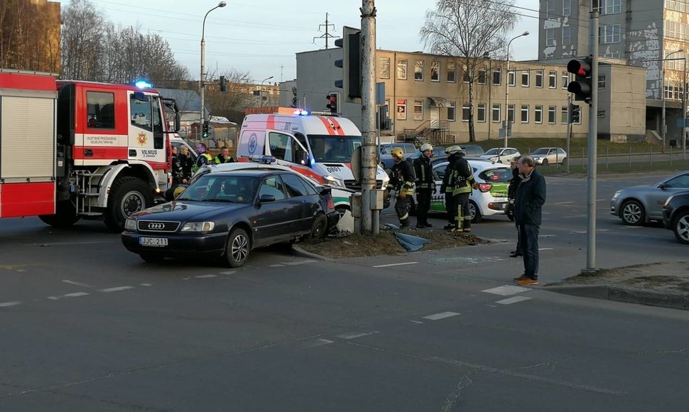 Policijos automobilio ir „Audi“ avarija Vilniuje