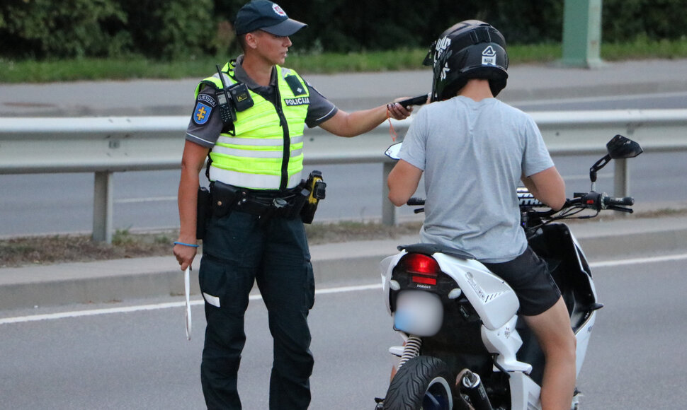 Kauno apskrities policijos patikrų metu nustatyti net 42 girti vairuotojai