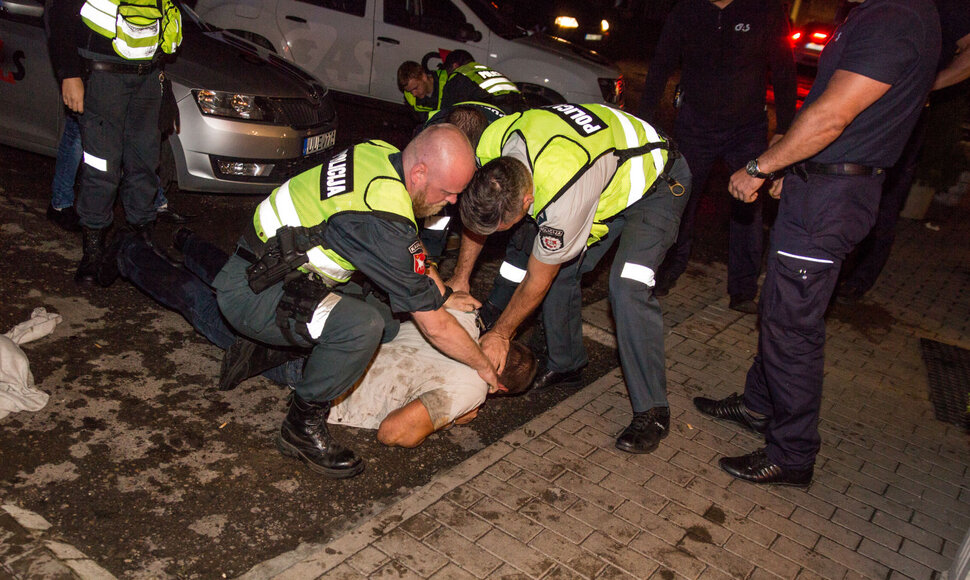 Naktis su Kauno policija : keturių brolių mu&scaron;tynės mieste