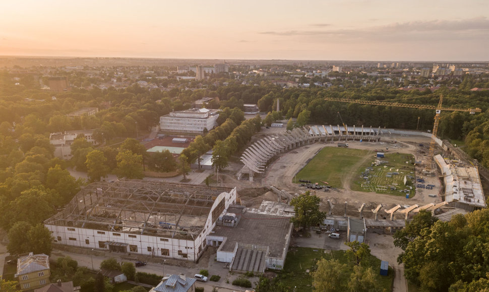 Griaunama Kauno sporto halė