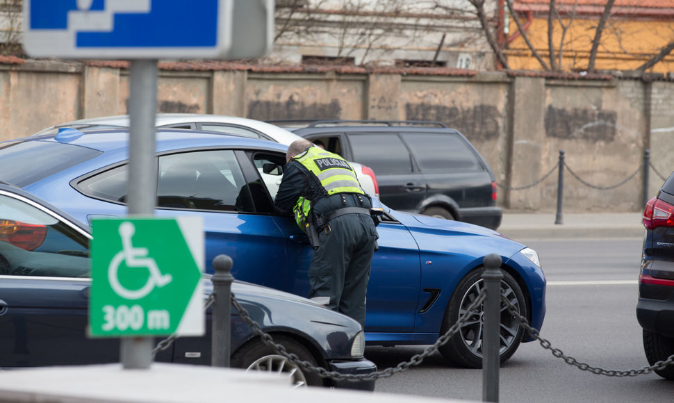 BMW ir motociklo avarija