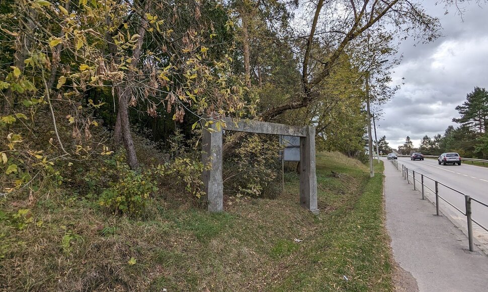 Buvę vartai į laisvamanių kapines