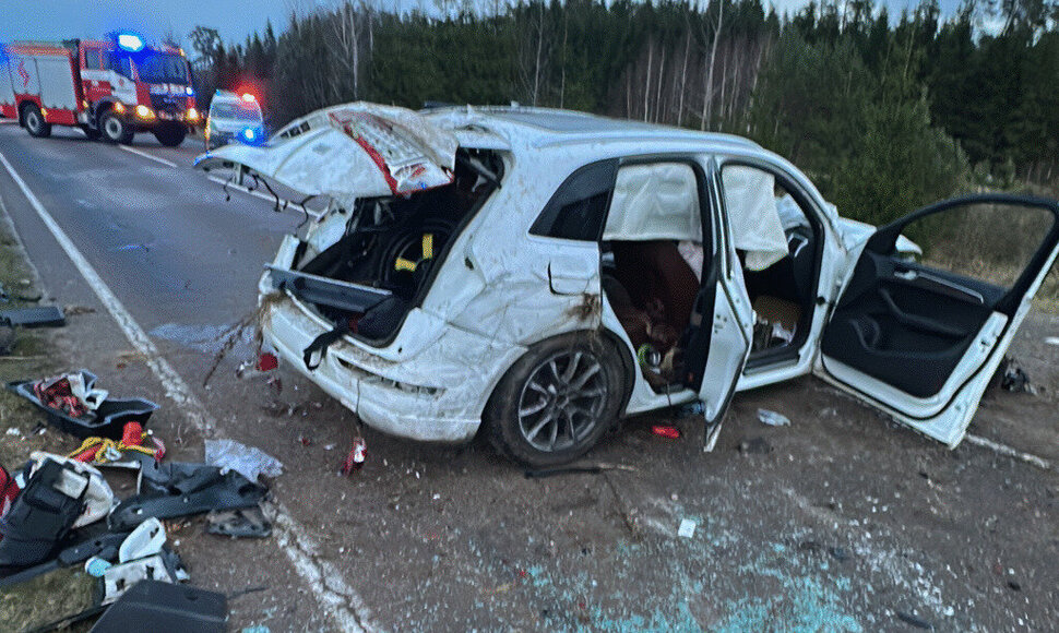 Siaubinga sutuoktinių avarija