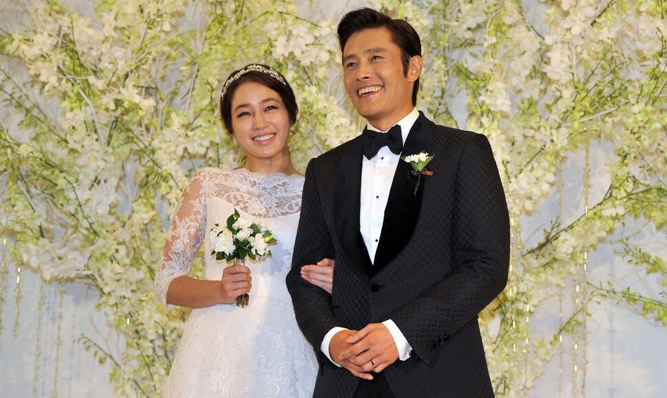 Lee Byung-hunas ir Lee Min-jung