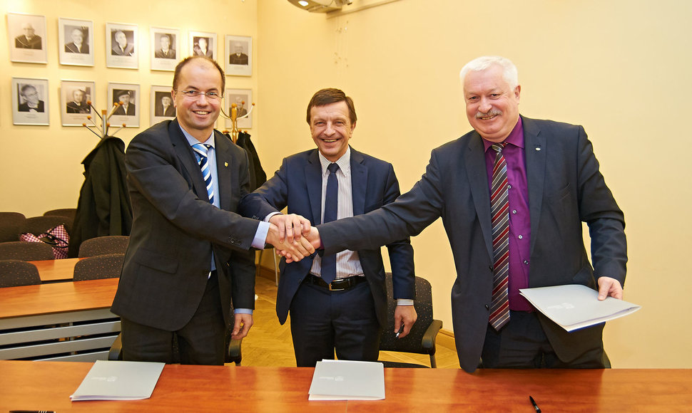Pasirašyta jungtinė veiklos sutartis tarp KTU, LSMU ir LEI 2