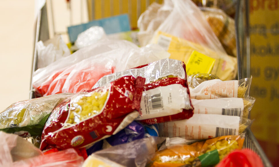 Vilniečiai raginami aukoti maisto produktus skurstantiems