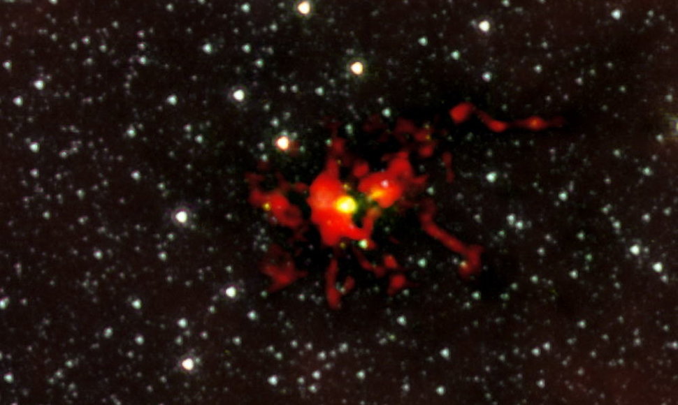 Vietą, kurioje gimsta itin masyvi žvaigždė, astronomai aptiko Normo žvaigždyne