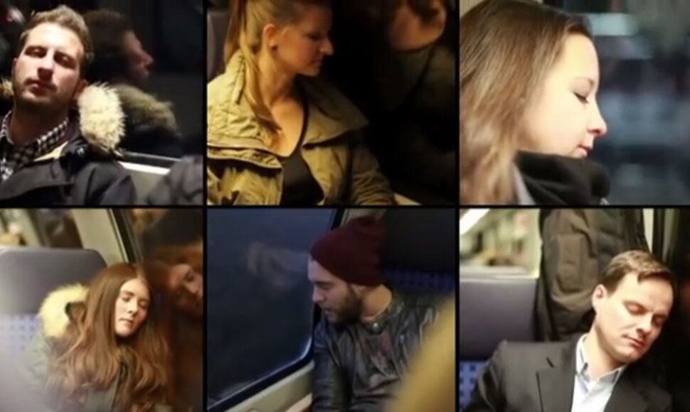 Pavargę vie&scaron;ojo transporto keleiviai