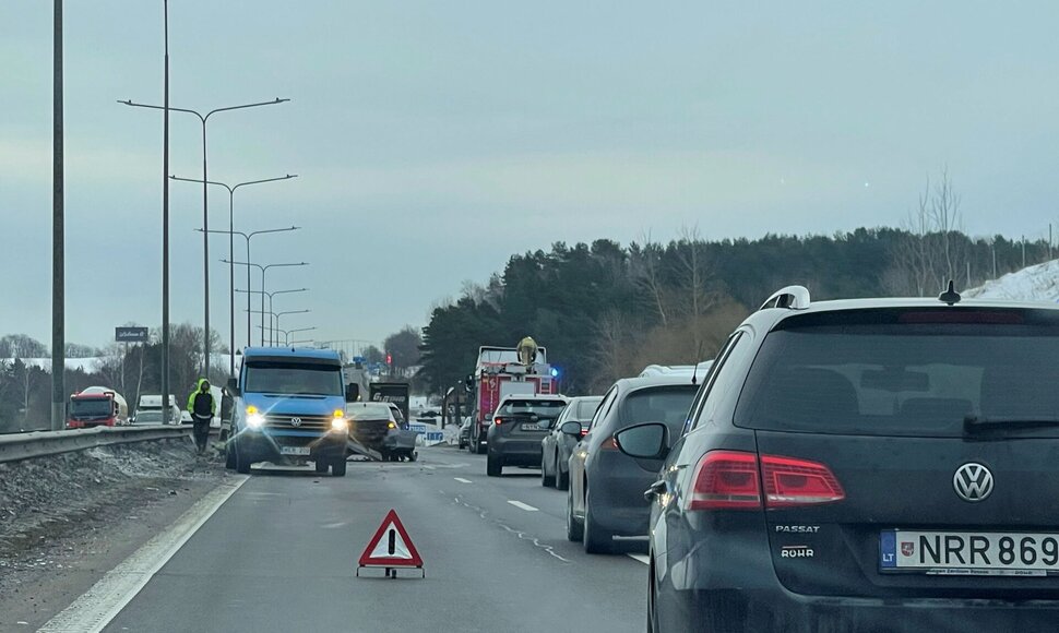 Avarija A1 magistralėje ties Elektrėnais