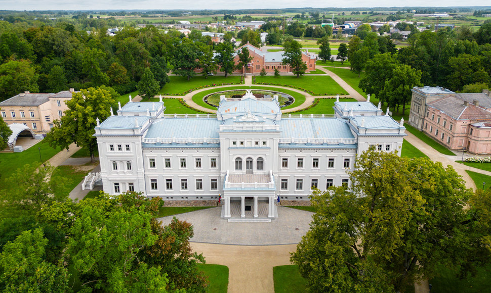 Plungės dvaro rūmų atnaujinimui skirta per 740 tūkst. Eur ES fondų investicijų