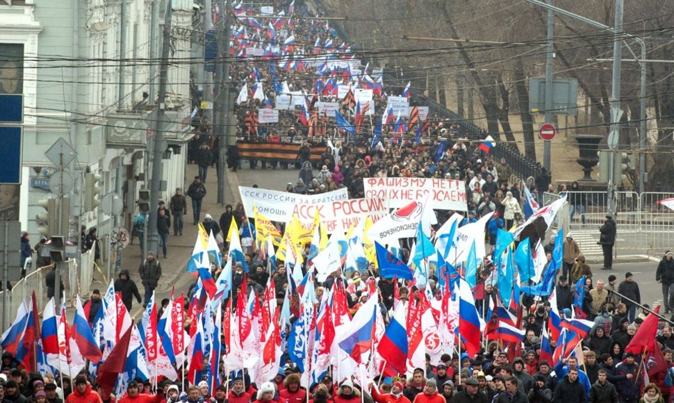 Kremlit toetavad aktivistid marssisid Moskvas Ukrainas elavatae venelaste toetuseks