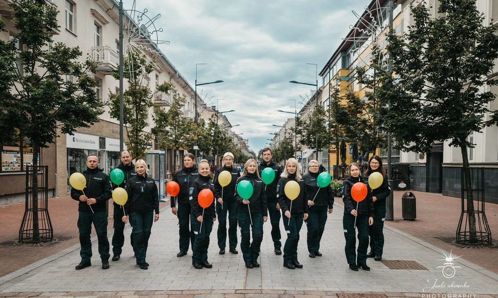 Angelų sargų dieną Šiaulių pareigūnai pažymėjo netradicine fotosesija