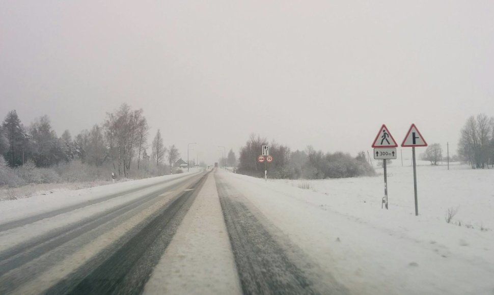 Didelėje Lietuvos dalyje – tragiškai pavojingi keliai