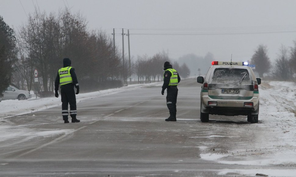 Joniškyje – policijos susišaudymas su nusikaltėliais