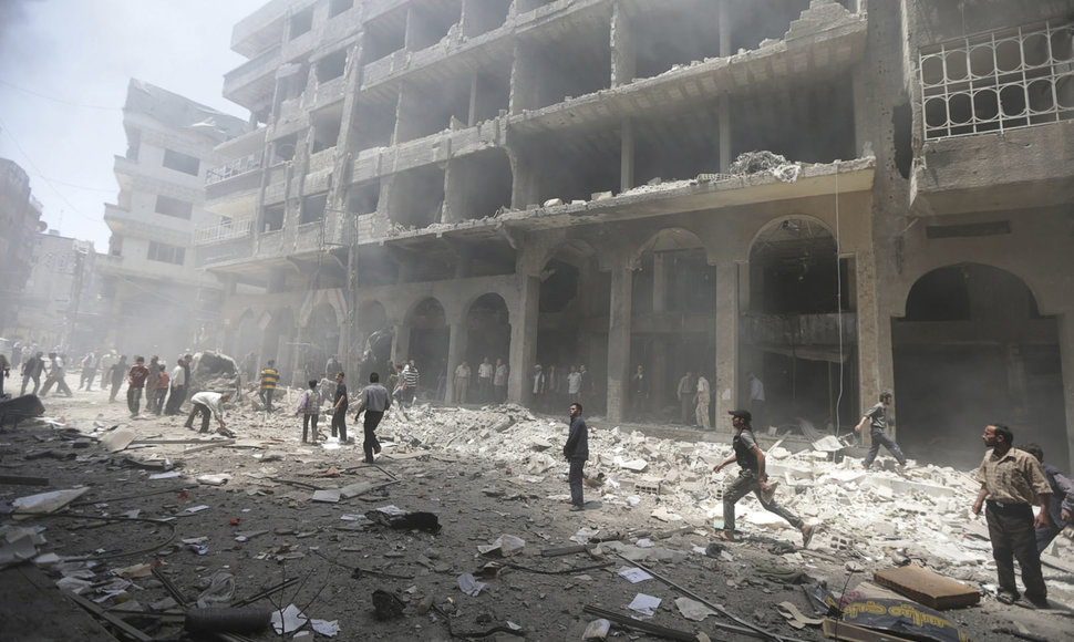 Sirijoje sukilėlių kontroliuojamoje Dumoje atsinaujino antskrydžiai