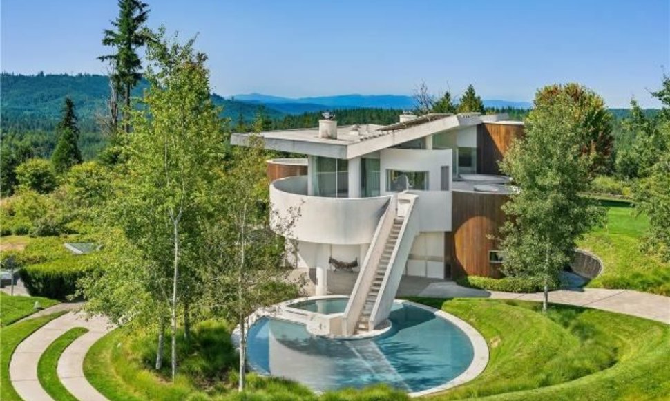 JAV parduodamas ypač modernus ir gamtai draugiškas namas 