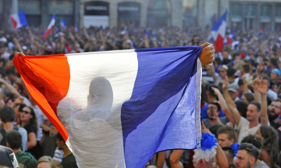 Prancūzija švenčia čempionų titulą.
