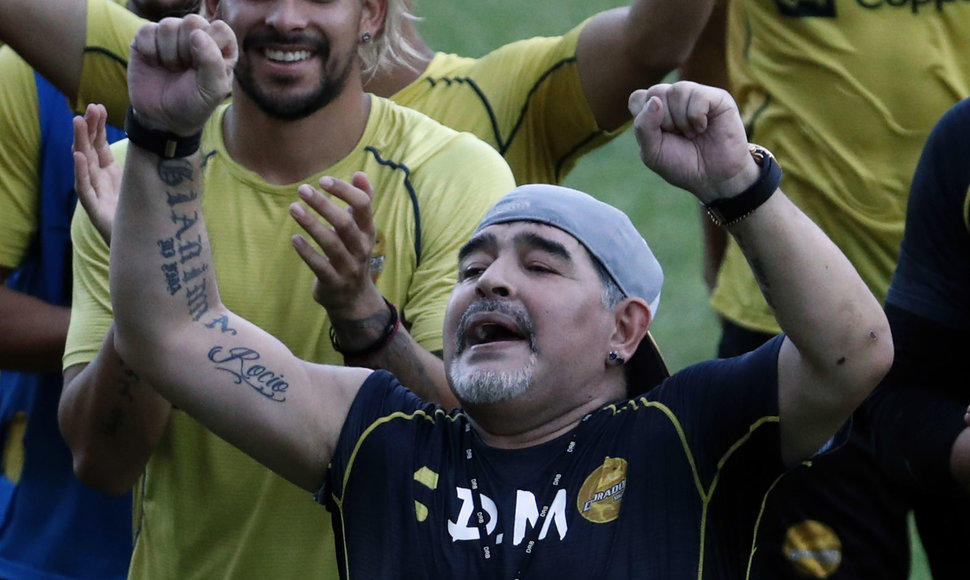Diego Maradona pirmoje treniruotėje Meksikoje