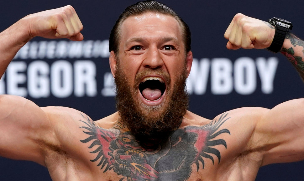 Conoras McGregoras įveikė Donaldą Cerrone'ą per UFC kovą Las Vegase.