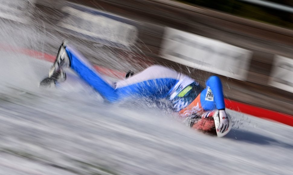 Danielis Andre Tande šiurpiai krito per šuolių nuo tramplino varžybas Slovėnijoje.