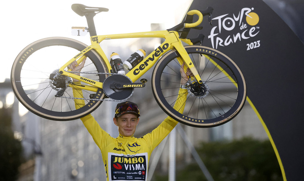 Jonas Vingegaardas triumfavo "Tour de France" lenktynėse.