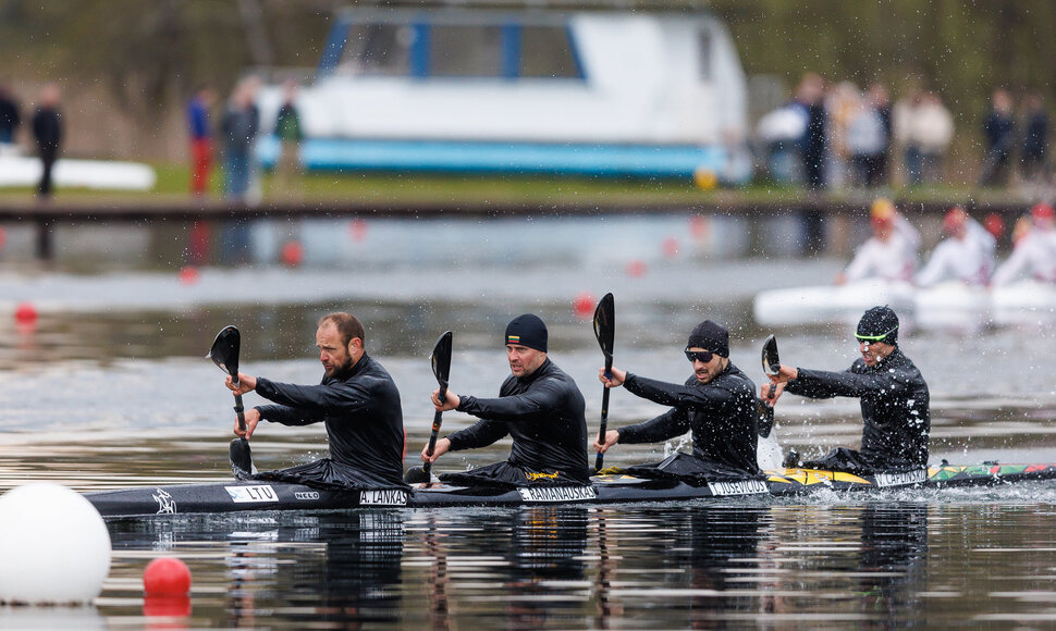 Edvinas Ramanauskas,  Ričardas Nekrio&scaron;ius bei Tomas Jusevičius ir Viktoras Čaplinskis