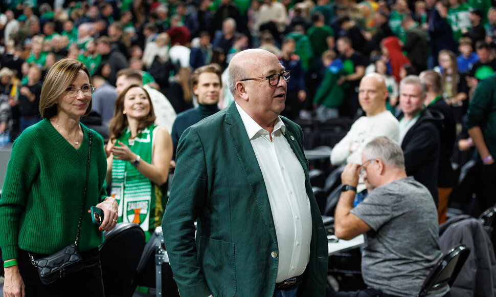 Dėl verslo Rusijoje Kauno meras Visvaldas Matijo&scaron;aitis užsitraukė Kauno &bdquo;Žalgirio&ldquo; sirgalių grupės &bdquo;Green White Boys&ldquo; nemalonę.