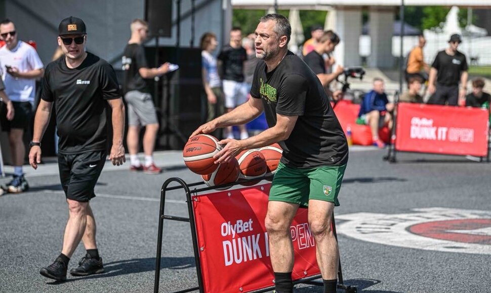 &Scaron;e&scaron;tadienį prie Baltojo tilto įvyko &bdquo;OlyBet DUNK IT Open&ldquo; krep&scaron;inio renginys.