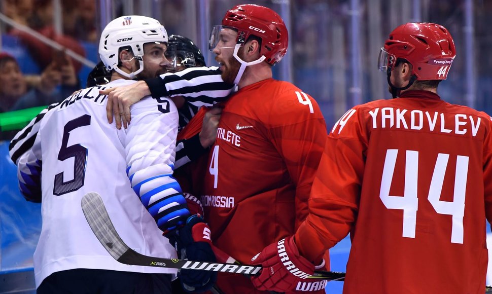 Rusijos ledo ritulininkai Pjongčange 4:0 įveikė JAV komandą.