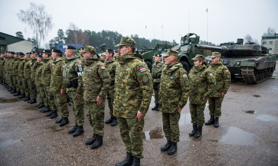 Lietuvoje lankosi Kroatijos vicepremjeras, gynybos ministras Damiras Krstičevićius ir Kroatijos kariuomenės vadas Mirko Šundovas