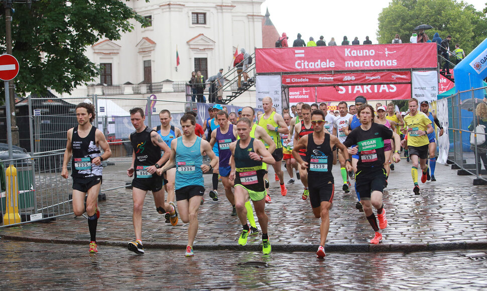Kaune startavo bėgimas „Citadele Kauno maratonas“