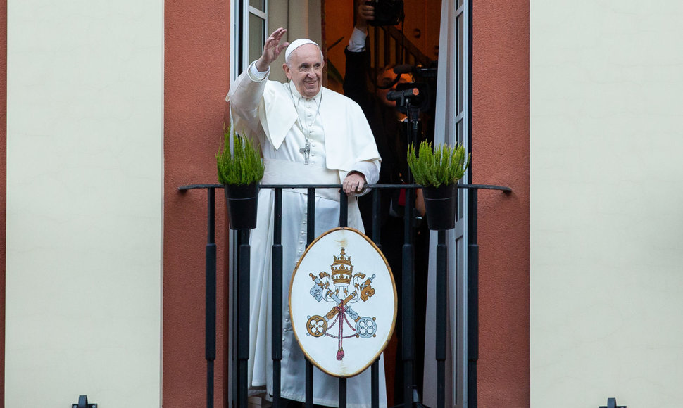 Popiežius Pranciškus atvyko į Apaštališkąją nunciatūrą