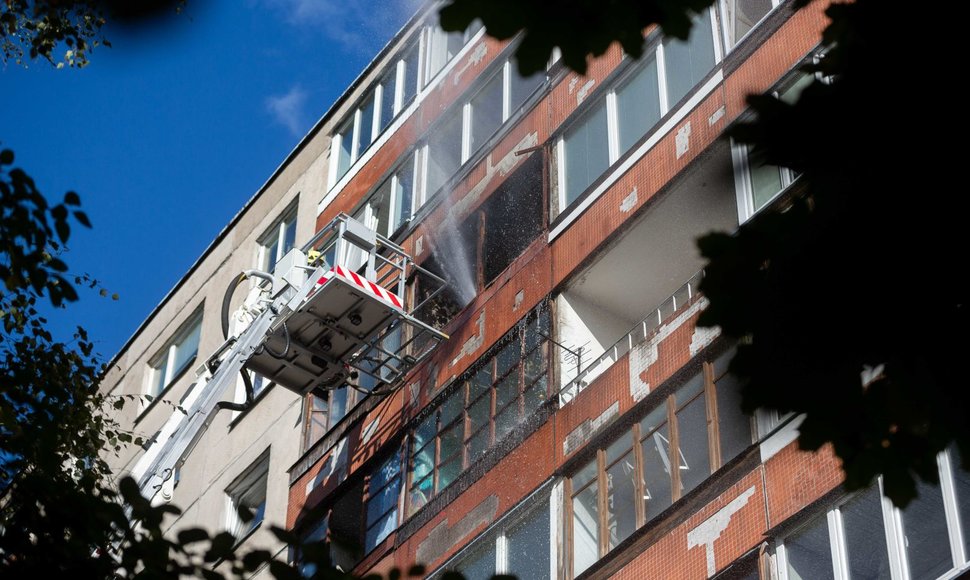 Baltupio g. esančiame daugiabutyje užsidegė balkonas