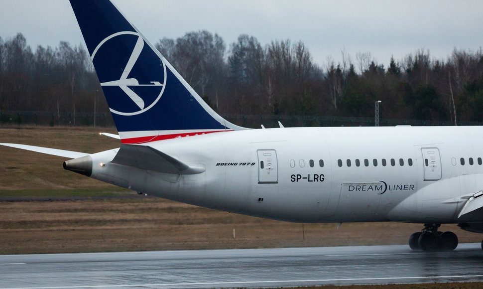 Vilniuje nusileido „Boeing“ atskridęs tiesiai iš Japonijos