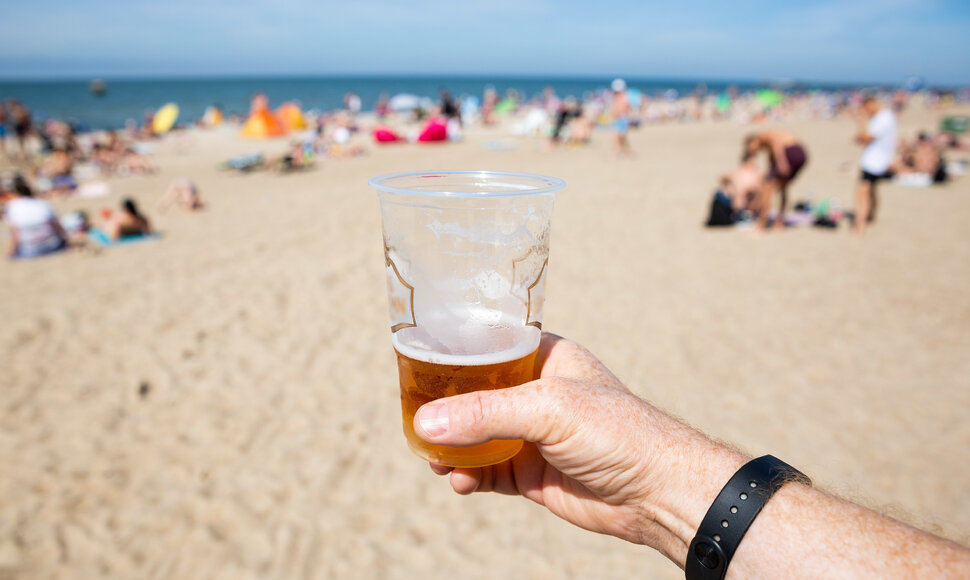 Paplūdimio kavinėse parduodamas alus