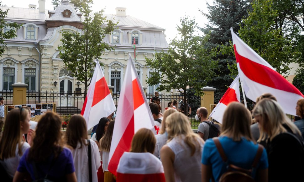 Minia žmonių reiškė palaikymą Baltarusijos žmonėms