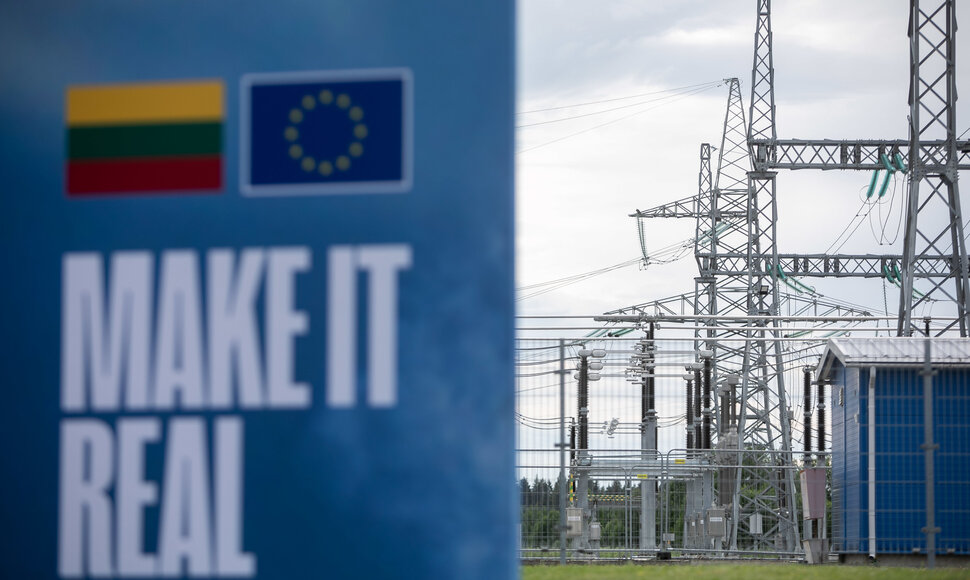EK pirmininkės U.von der Leyen vizitas naujoje elektros pastotėje