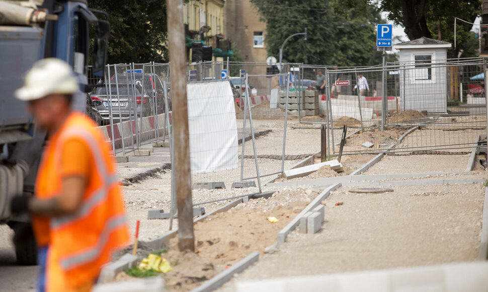 Gatvės ir dviračių tako įrengimo darbai Algirdo gatvėje