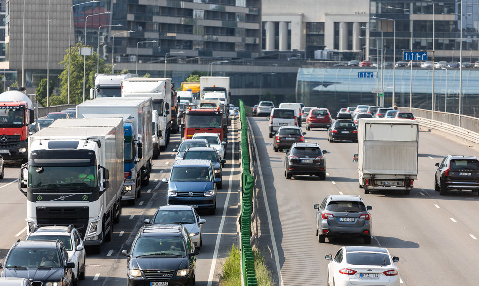 Rytinės automobilių spūstys Vilniuje