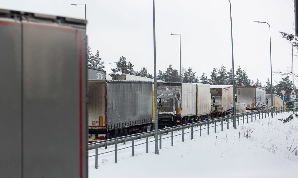 Vilkikų spūstis Kirtimų gatvėje