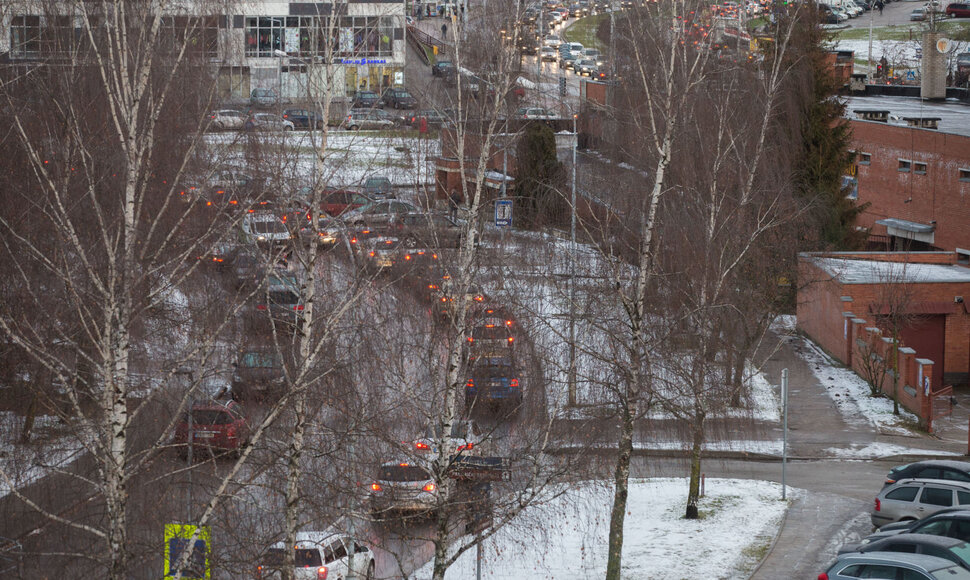 Slidaus kelio sustingdytas Vilniaus Laisvės prospektas