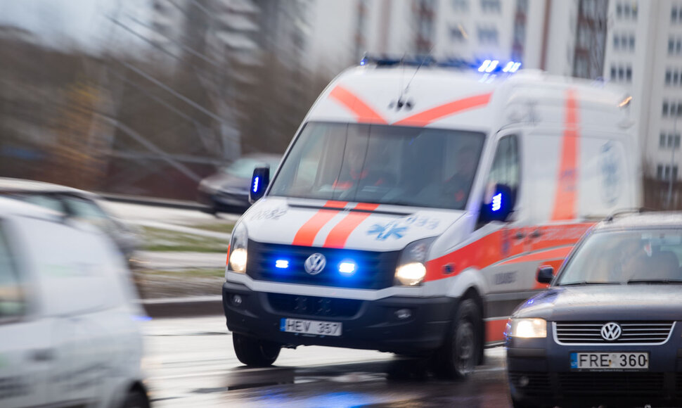 Slidaus kelio sustingdytas Vilniaus Laisvės prospektas