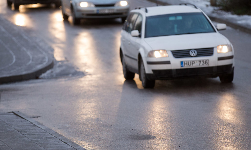 Slidaus kelio sustingdytas Vilniaus Laisvės prospektas