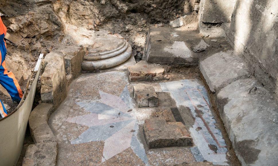 Archeologai atrado du Vilniaus Didžiosios sinagogos kolonų pagrindus