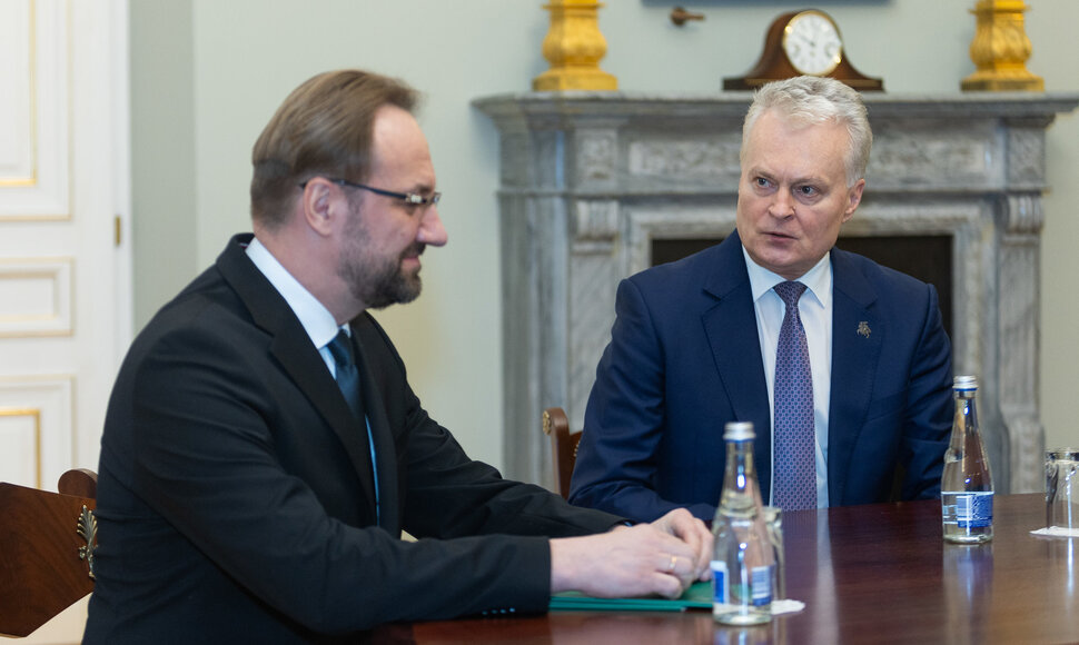 Gediminas &Scaron;imkus, Gitanas Nausėda
